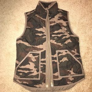 J Crew Excursion Camo Quilted Vest